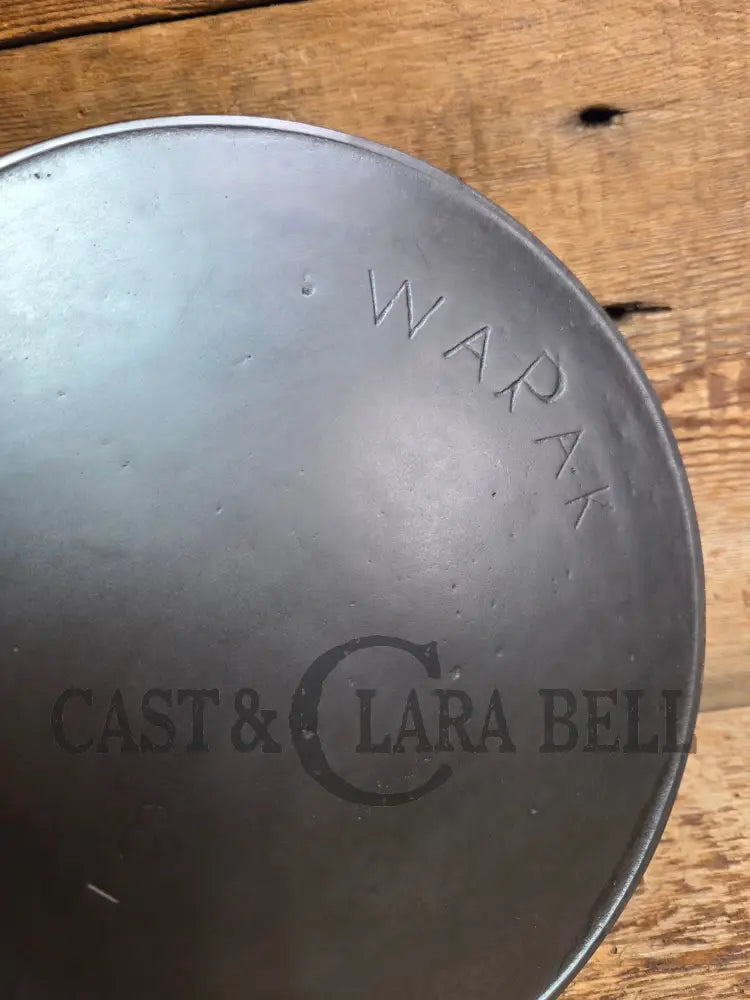 Wow and WOW! Rare 1920’s Wapak ’Chicken Foot’ skillet. As sought after as the infamous Wapak Indian Logo. Gorgeous