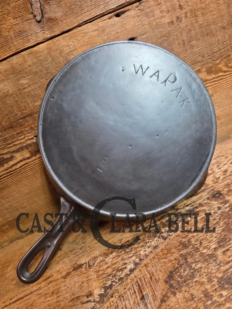 Wow and WOW! Rare 1920’s Wapak ’Chicken Foot’ skillet. As sought after as the infamous Wapak Indian Logo. Gorgeous