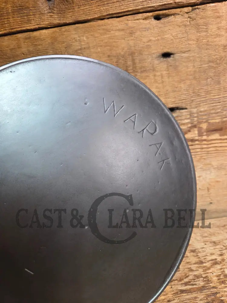 Wow and WOW! Rare 1920’s Wapak ’Chicken Foot’ skillet. As sought after as the infamous Wapak Indian Logo. Gorgeous