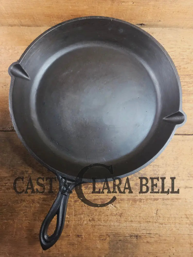 WOW! Antique elegant gate-marked BIG #12 deep skillet. This is GORGEOUS. Est 1880’s Era. Semi fancy handle possible