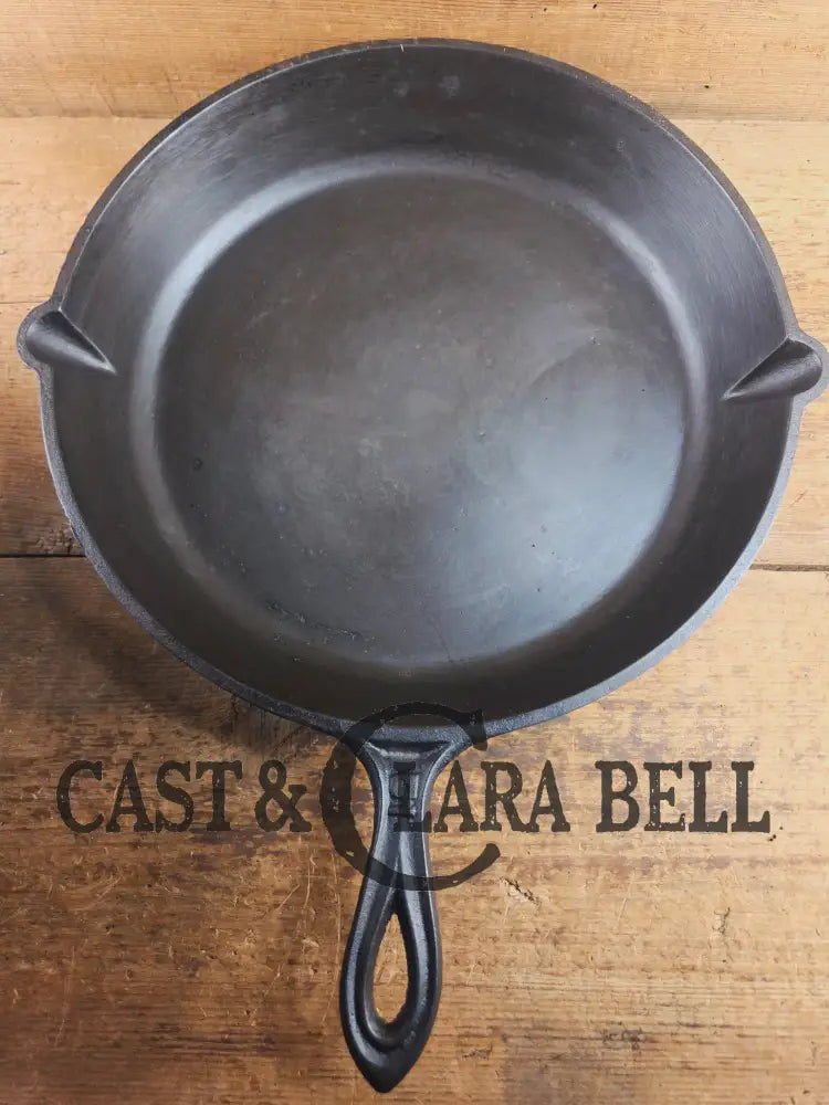 WOW! Antique elegant gate-marked BIG #12 deep skillet. This is GORGEOUS. Est 1880’s Era. Semi fancy handle possible