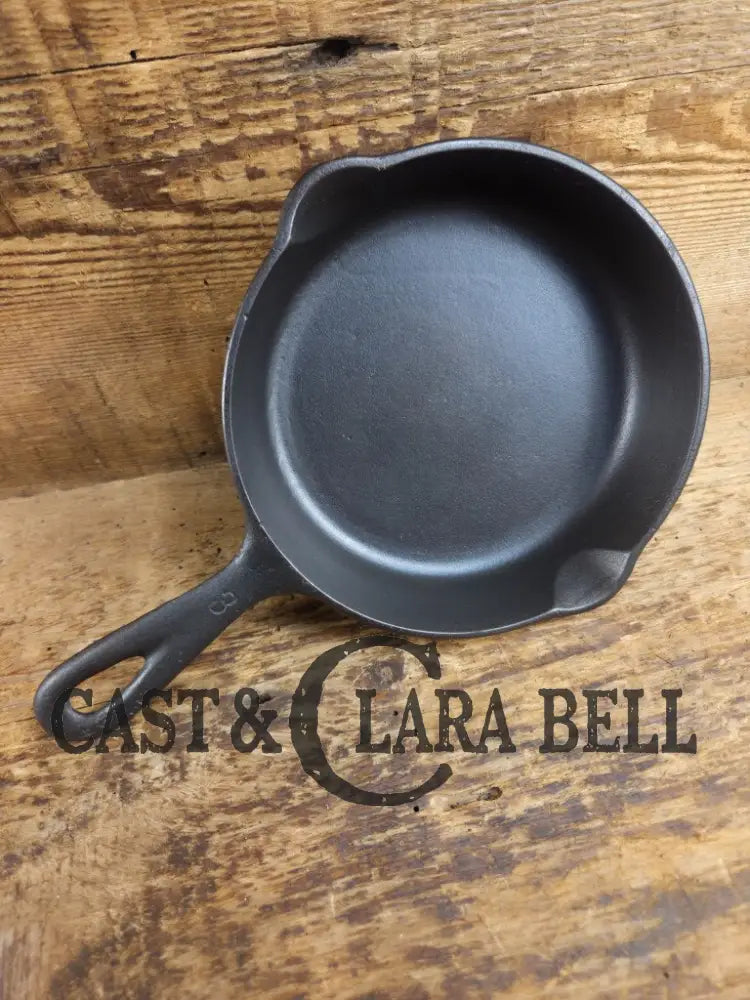 Wow Beautiful #3 Ozark (St. Louis MO) cast iron skillet. Beautiful! Skillet