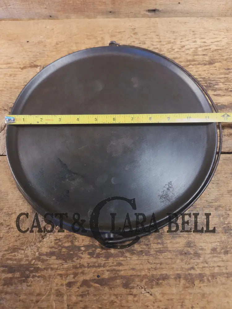 WOW! Beautiful hard to find FIRST series Wagner Block logo #12 Round Griddle with Bail. Great for pizzas pancakes or