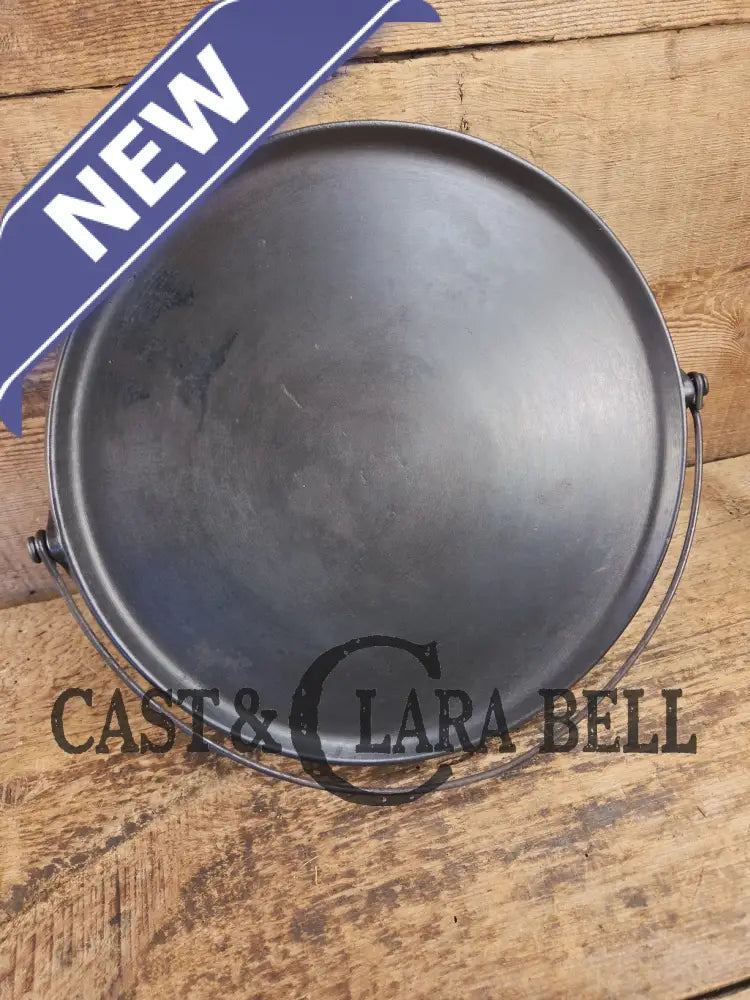 WOW! Beautiful hard to find FIRST series Wagner Block logo #12 Round Griddle with Bail. Great for pizzas pancakes or