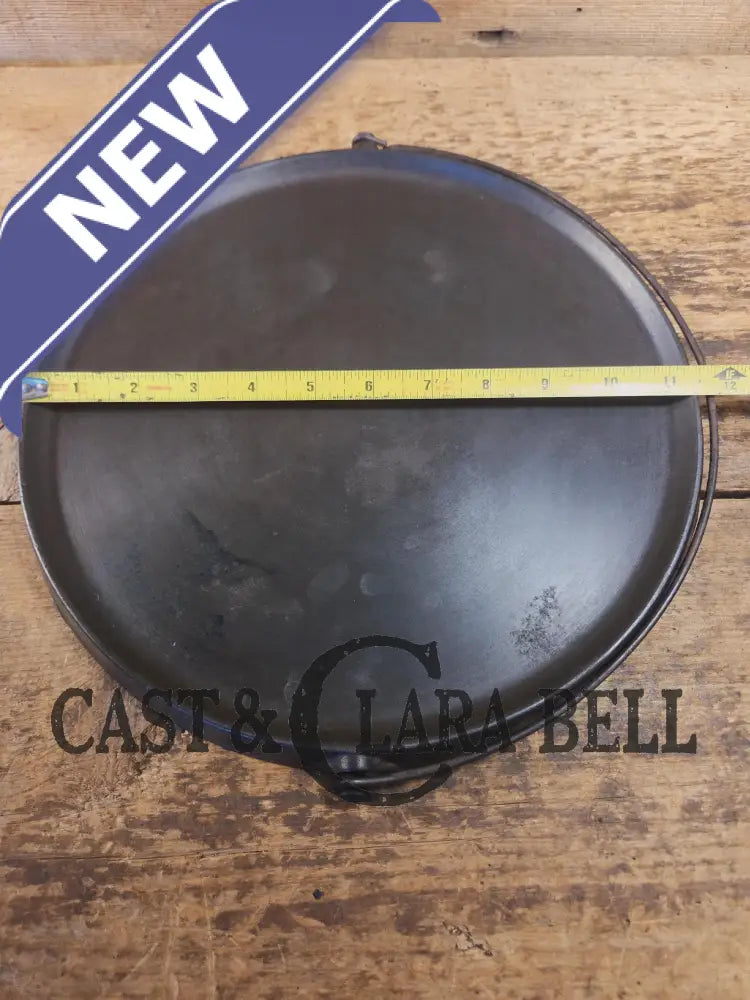 WOW! Beautiful hard to find FIRST series Wagner Block logo #12 Round Griddle with Bail. Great for pizzas pancakes or