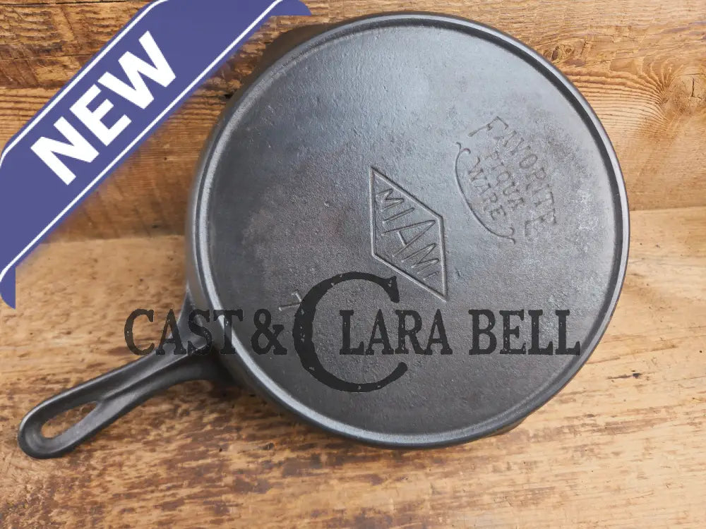 Wow! Beautiful piece! 1920’s dual logo Favorite Piqua / Miami #7 cast iron Skillet with Heat Ring Skillet