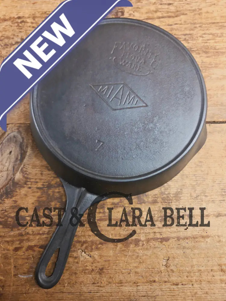 Wow! Beautiful piece! 1920’s dual logo Favorite Piqua / Miami #7 cast iron Skillet with Heat Ring Skillet