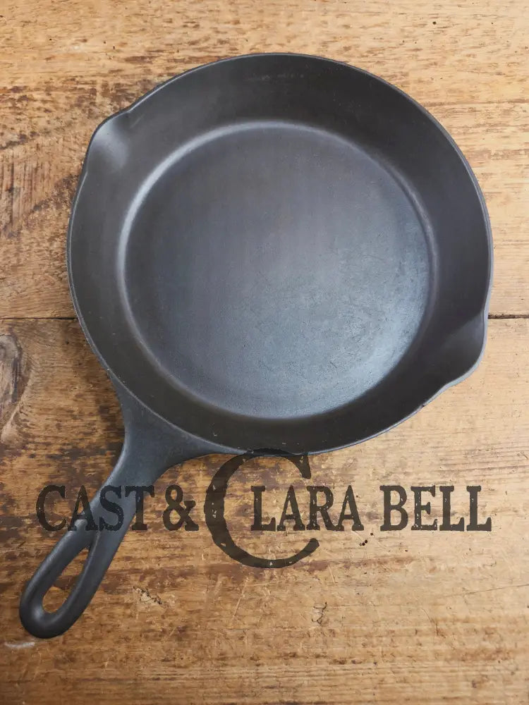Wow! Beautiful piece! 1920’s dual logo Favorite Piqua / Miami #7 cast iron Skillet with Heat Ring Skillet