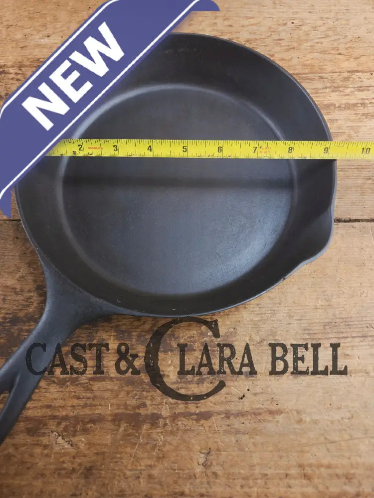 Wow! Beautiful piece! 1920’s dual logo Favorite Piqua / Miami #7 cast iron Skillet with Heat Ring Skillet