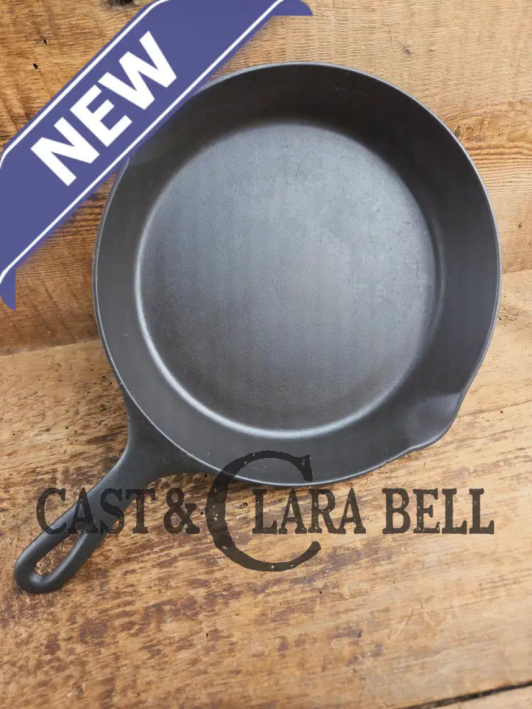 Wow! Beautiful piece! 1920’s dual logo Favorite Piqua / Miami #7 cast iron Skillet with Heat Ring Skillet