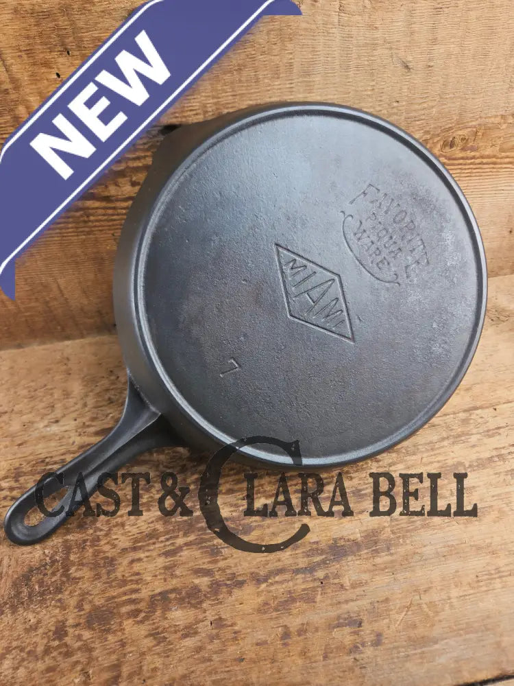 Wow! Beautiful piece! 1920’s dual logo Favorite Piqua / Miami #7 cast iron Skillet with Heat Ring Skillet