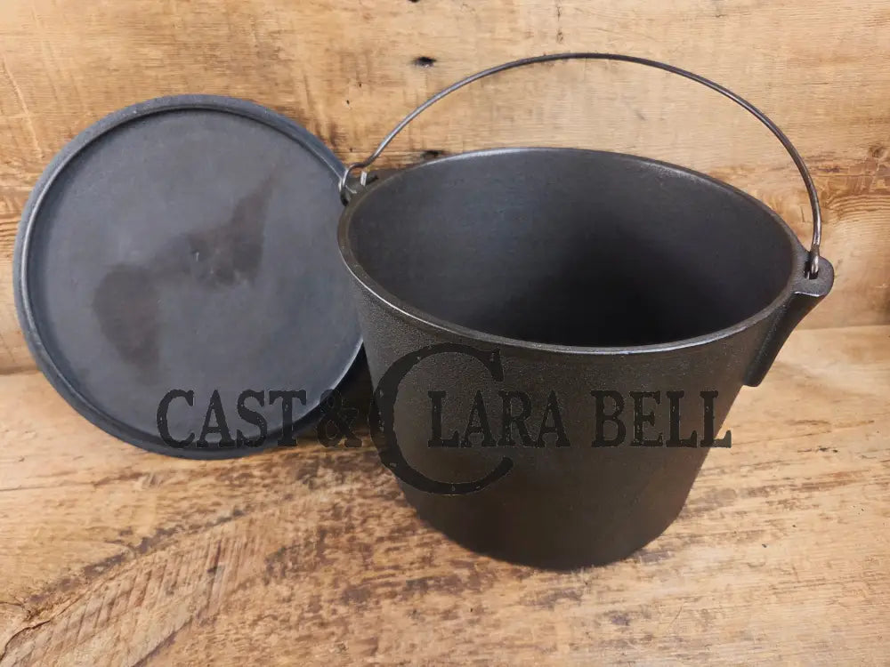 WOW! Gorgeous Birmingham S&R #7 Cast Iron flat Dutch Oven kettle with matching lid! Dutch Ovens Trivets & Kettles