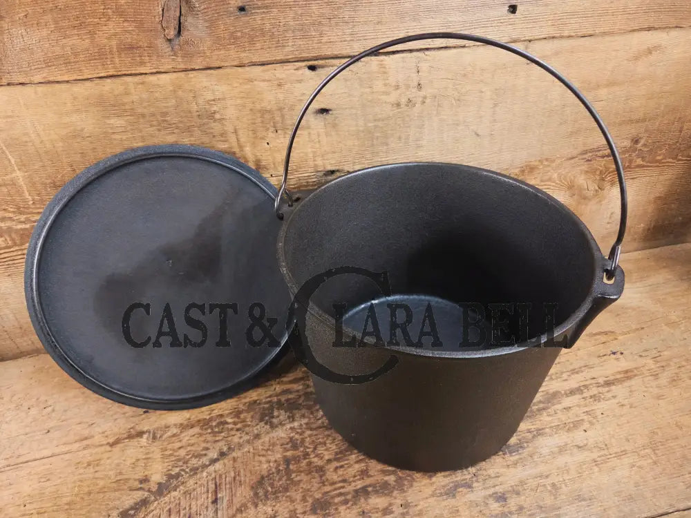 WOW! Gorgeous Birmingham S&R #7 Cast Iron flat Dutch Oven kettle with matching lid! Dutch Ovens Trivets & Kettles