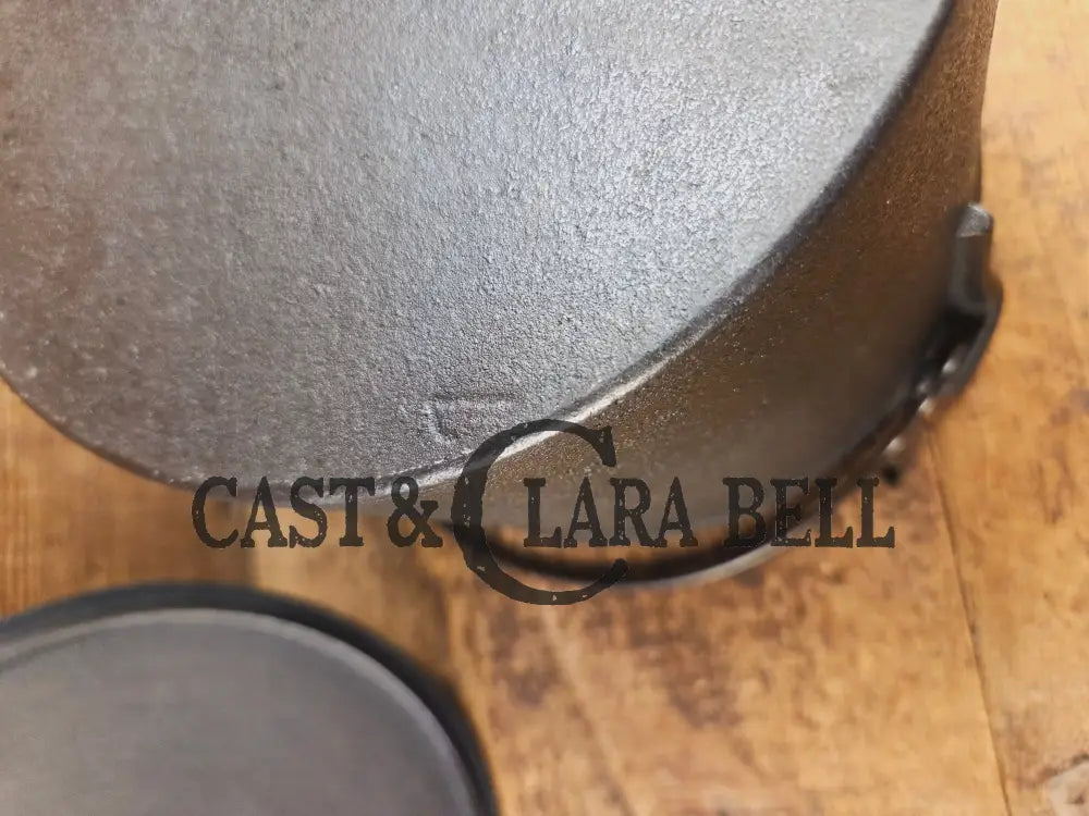 WOW! Gorgeous Birmingham S&R #7 Cast Iron flat Dutch Oven kettle with matching lid! Dutch Ovens Trivets & Kettles