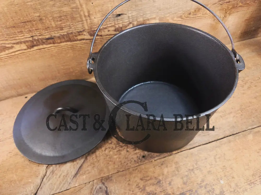 WOW! Gorgeous Birmingham S&R #7 Cast Iron flat Dutch Oven kettle with matching lid! Dutch Ovens Trivets & Kettles