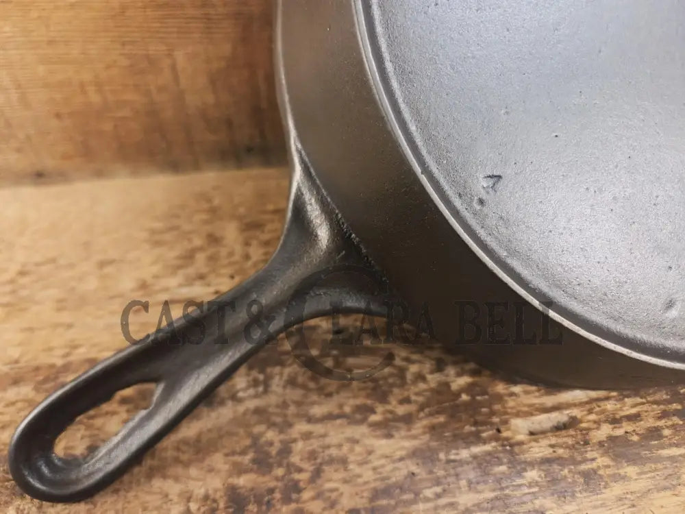 Wow Great daily user! Southern ’Mystery’ #7 Skillet. Handles beautifully fantastic pan to own! SC24 Skillet