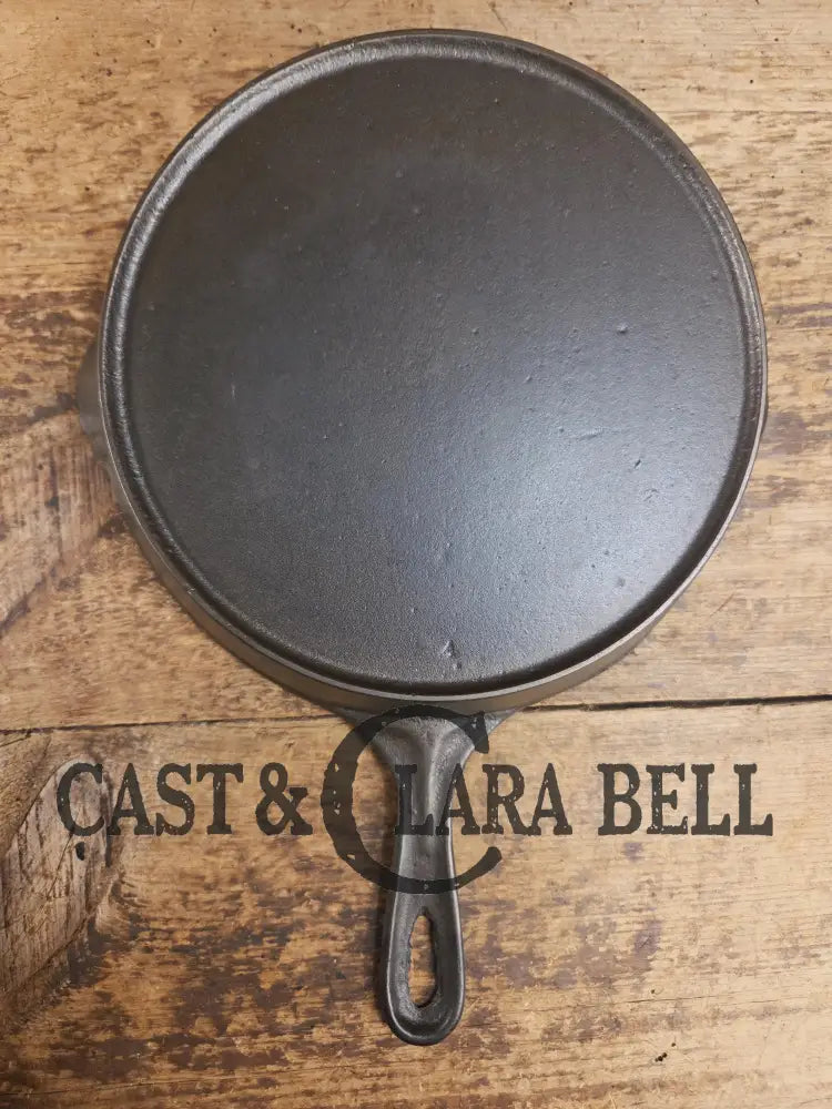 Wow Great daily user! Southern ’Mystery’ #7 Skillet. Handles beautifully fantastic pan to own! SC24 Skillet