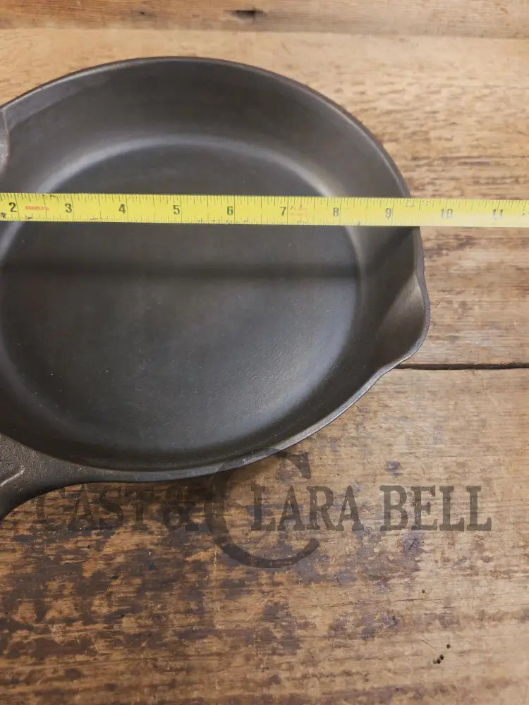 Wow Great daily user! Southern ’Mystery’ #7 Skillet. Handles beautifully fantastic pan to own! SC24 Skillet