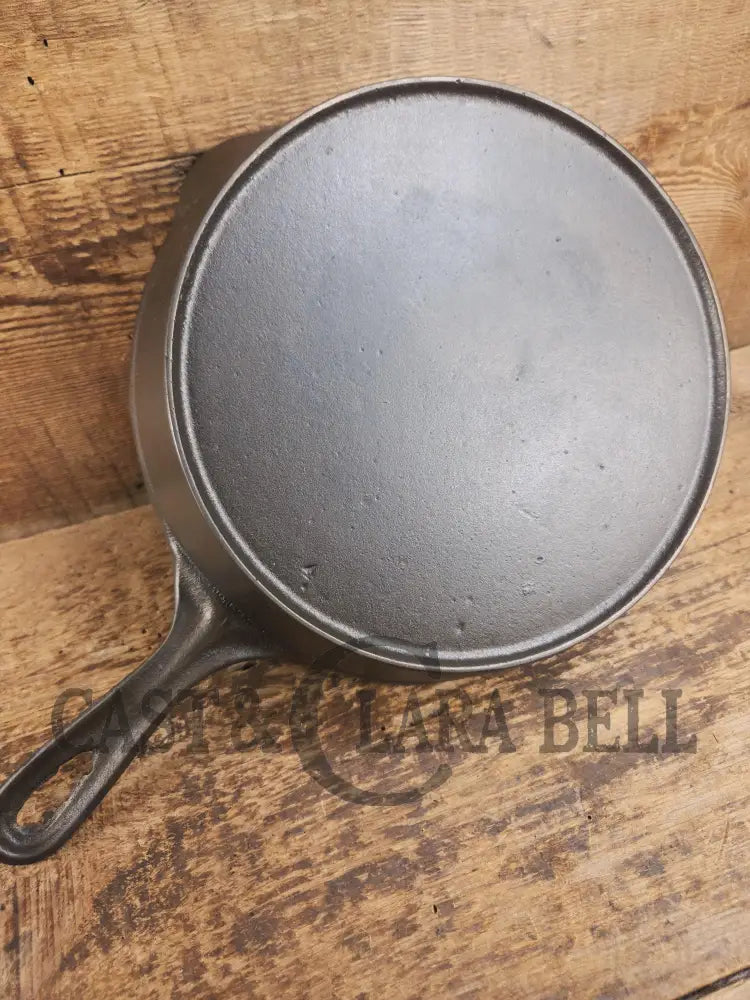 Wow Great daily user! Southern ’Mystery’ #7 Skillet. Handles beautifully fantastic pan to own! SC24 Skillet