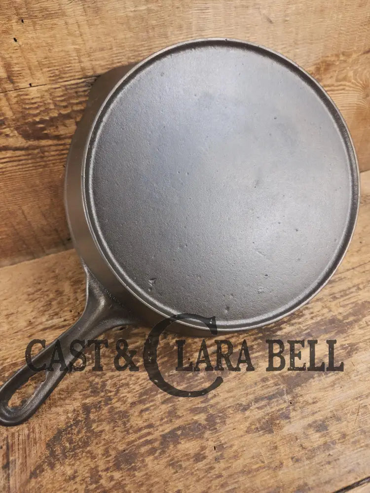 Wow Great daily user! Southern ’Mystery’ #7 Skillet. Handles beautifully fantastic pan to own! SC24 Skillet