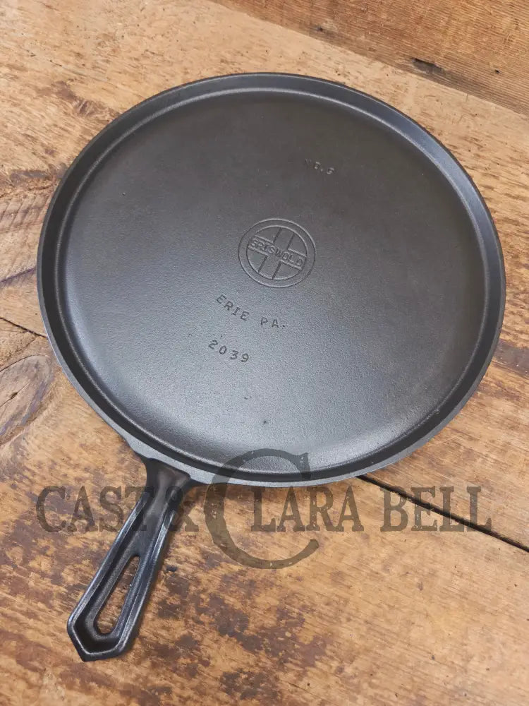 WOW! Griswold hammered #9 #2039 Small Block Round Griddle. The gift for someone special - Griddle