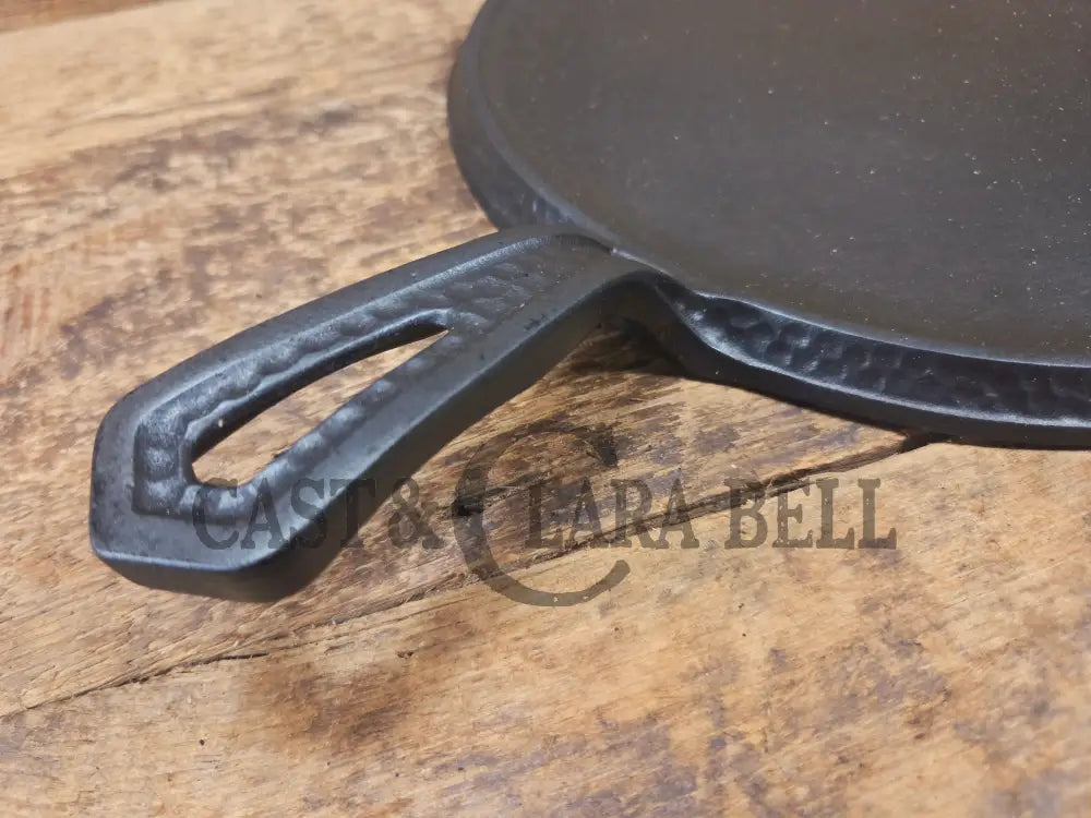 WOW! Griswold hammered #9 #2039 Small Block Round Griddle. The gift for someone special - Griddle