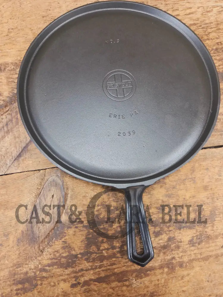 WOW! Griswold hammered #9 #2039 Small Block Round Griddle. The gift for someone special - Griddle