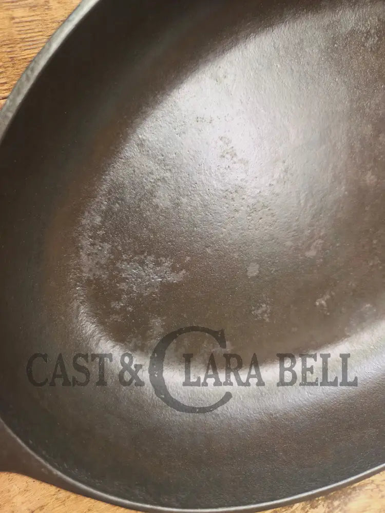 Wow! Hard to Find 1920’s Griswold #15 Oval Fish Skillet. Conversation starter and super unique for creative cooking
