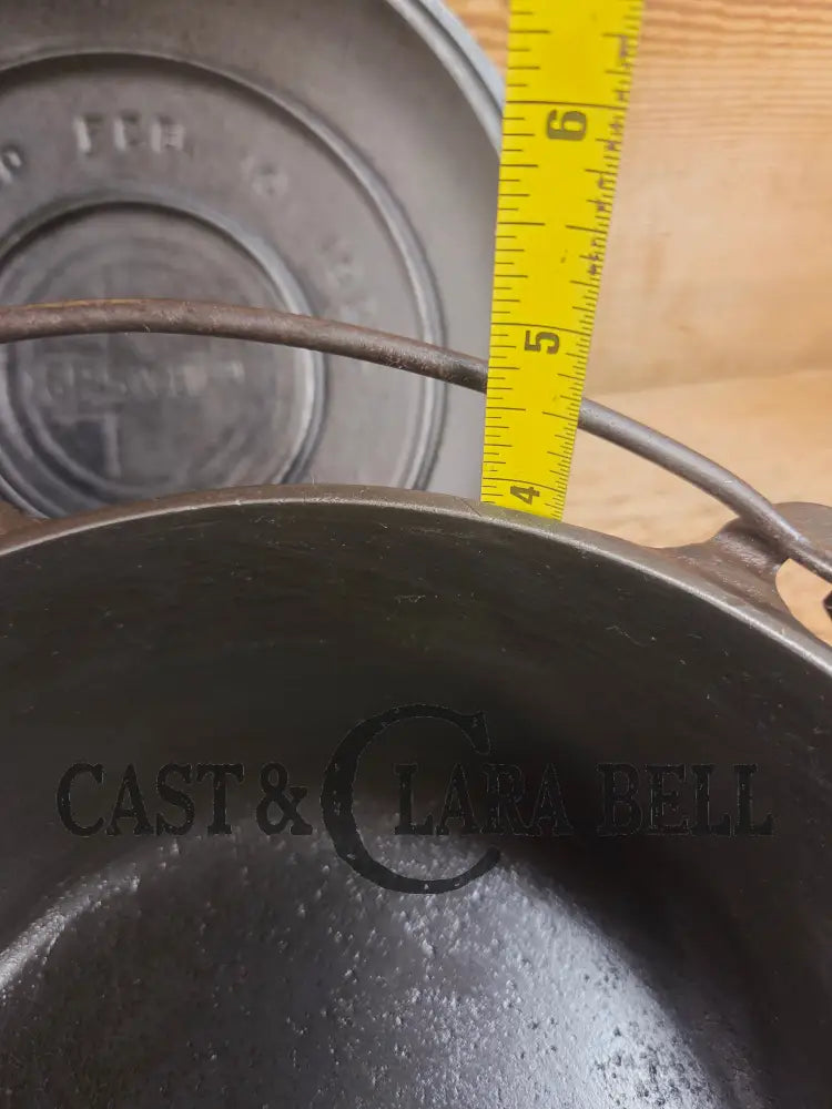 WOW Hard to Find and the cutest Dutch oven EVER. 1920’s Griswold #6 Tite-Top Cast Iron Dutch Oven Fully marked Lid