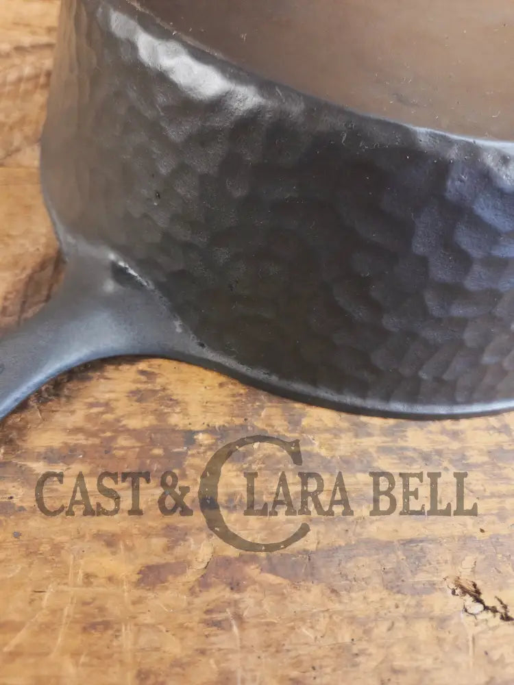 WOW! Harder to find 1930’s Wagner #8 DEEP skillet with matching lid! Not see often and with beautiful Hammered Finish