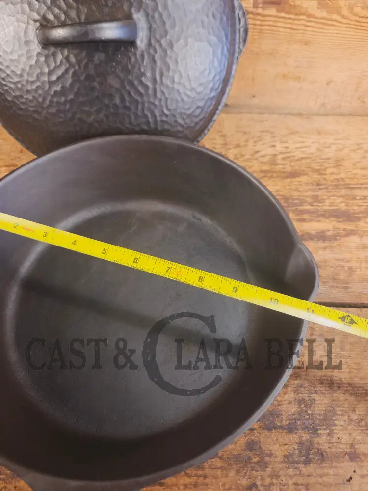 WOW! Harder to find 1930’s Wagner #8 DEEP skillet with matching lid! Not see often and with beautiful Hammered Finish