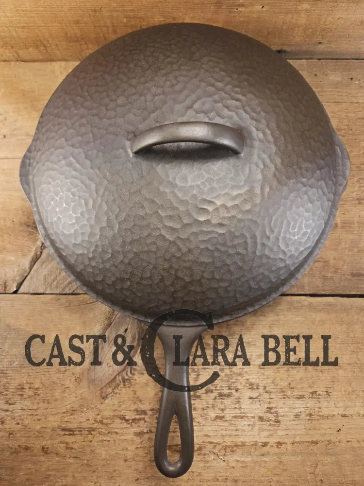 WOW! Harder to find 1930’s Wagner #9 DEEP skillet with matching lid! Not see often and with beautiful Hammered Finish