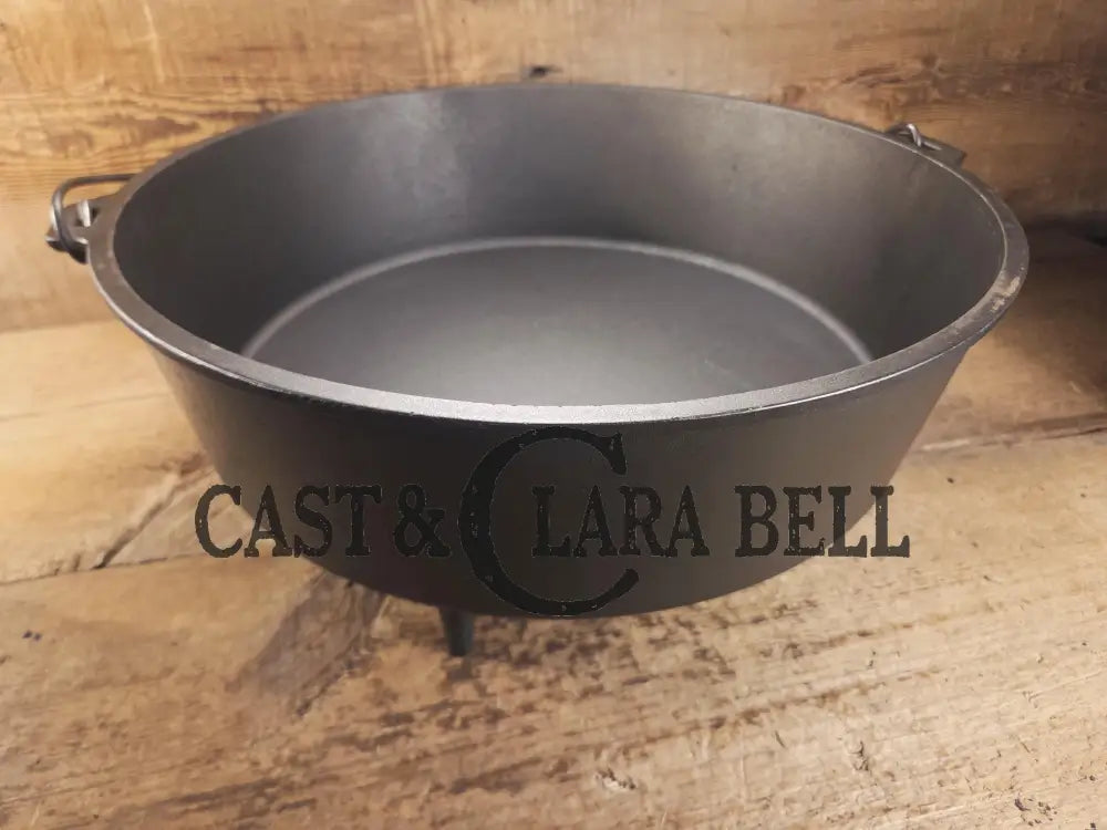 Wow! HTF huge DISCONTINUED #16 Lodge Camp Stove. Enormous & perfect for braising large cuts of meat stews etc. Coal