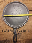 Wow! Late 1800’s antique Gate marked Round Cast Iron Griddle. Raised W and 3. Elegant and hard working. Griddle