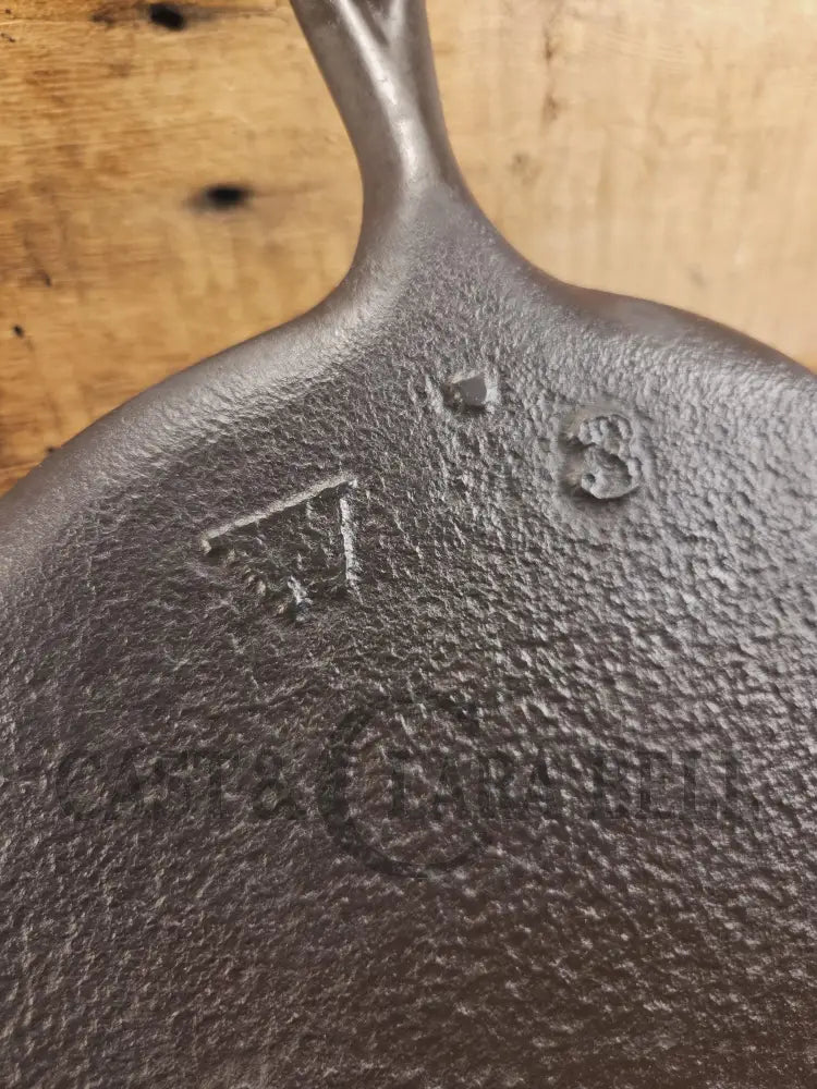 Wow! Late 1800’s antique Gate marked Round Cast Iron Griddle. Raised W and 3. Elegant and hard working. Griddle