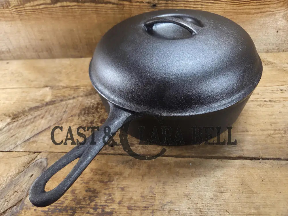 WOW! Maid of Honor (Lodge?) #8 DEEP skillet with matching lid. Hard to find awesome design! Skillet