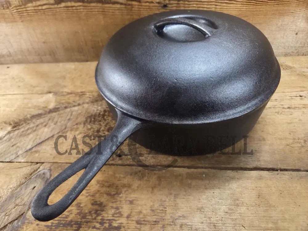 WOW! Maid of Honor (Lodge?) #8 DEEP skillet with matching lid. Hard to find awesome design! Skillet