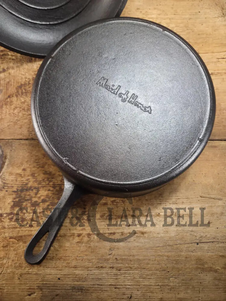 WOW! Maid of Honor (Lodge?) #8 DEEP skillet with matching lid. Hard to find awesome design! Skillet