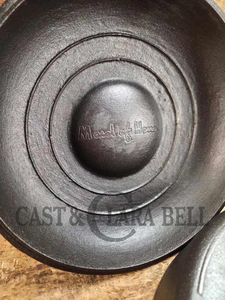 WOW! Maid of Honor (Lodge?) #8 DEEP skillet with matching lid. Hard to find awesome design! Skillet