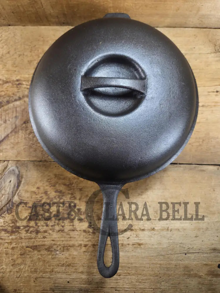 WOW! Maid of Honor (Lodge?) #8 DEEP skillet with matching lid. Hard to find awesome design! Skillet