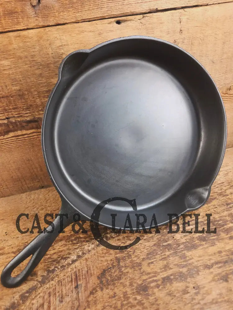 WOW! Maid of Honor (Lodge?) #8 skillet. Hard to find awesome design! - Skillet