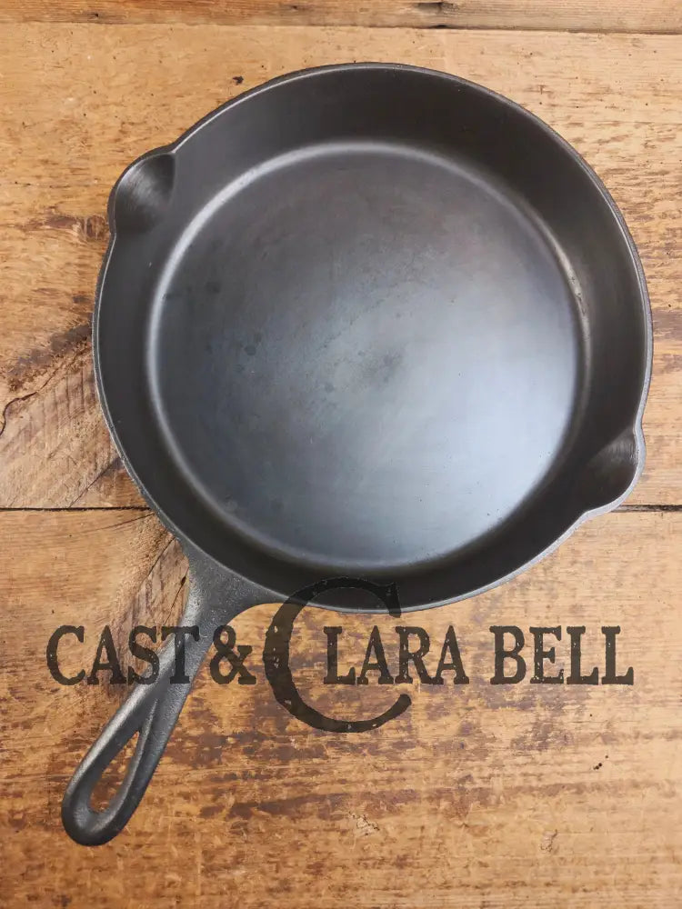 WOW! Maid of Honor (Lodge?) #8 skillet. Hard to find awesome design! - Skillet