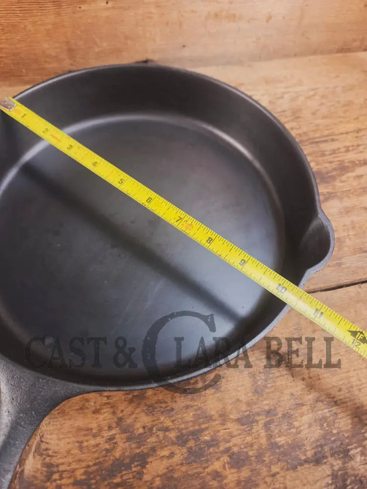 WOW! Maid of Honor (Lodge?) #8 skillet. Hard to find awesome design! - Skillet