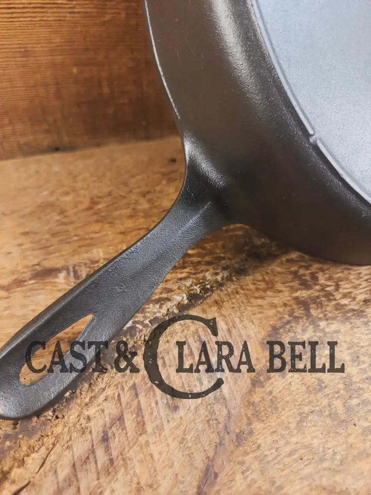 WOW! Maid of Honor (Lodge?) #8 skillet. Hard to find awesome design! - Skillet