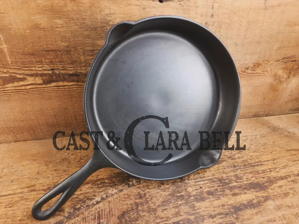 WOW! Maid of Honor (Lodge?) #8 skillet. Hard to find awesome design! - Skillet