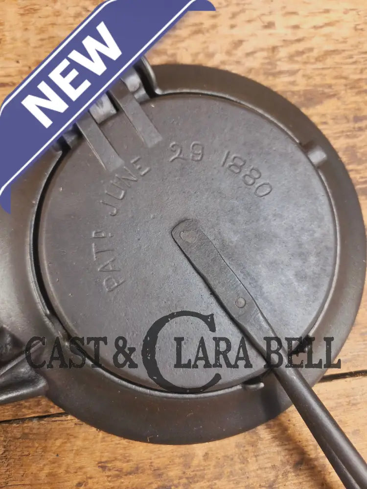 WOW. Mint Condition and Scarce to find as a complete set. 1890’s Griswold Pizzelle wafer iron. Absolutely gorgeous