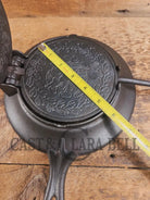WOW. Mint Condition and Scarce to find as a complete set. 1890’s Griswold Pizzelle wafer iron. Absolutely gorgeous