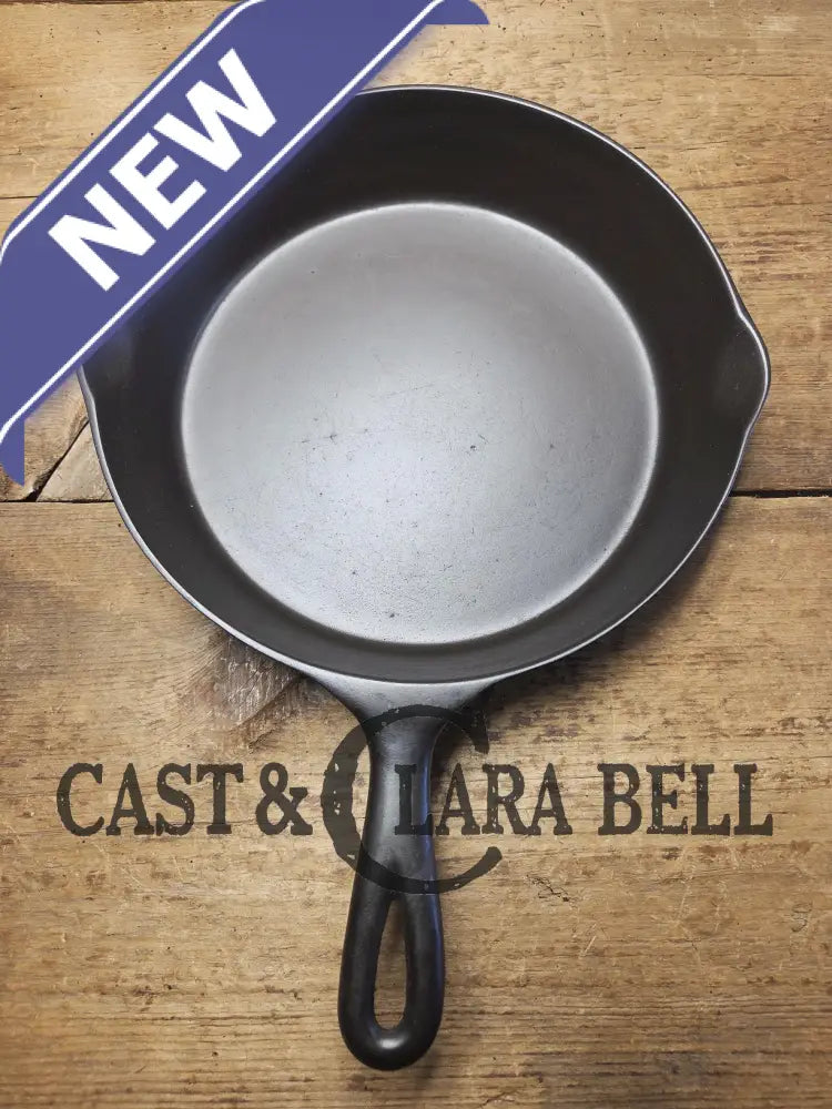 WOW! Rare 1920’s Wapak ’Chicken Foot’ skillet. As sought after as the infamous Wapak Indian Logo. Gorgeous skillet