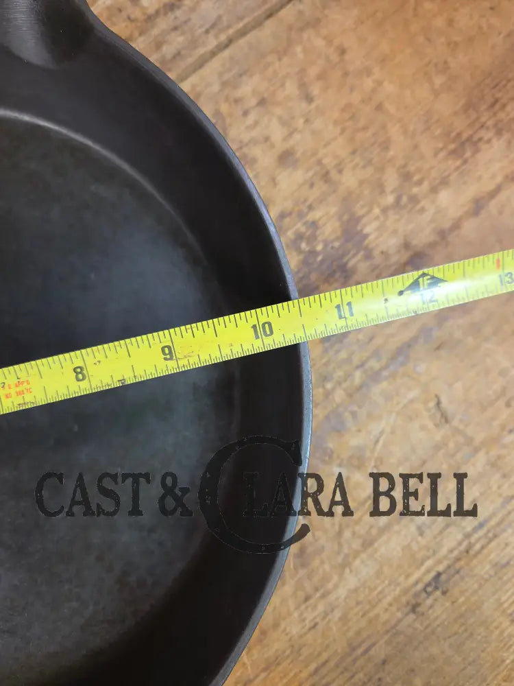 Wow unique!! Not seen often Griswold #8 Skillet with Slant Logo and Smooth Bottom! 704 Skillet