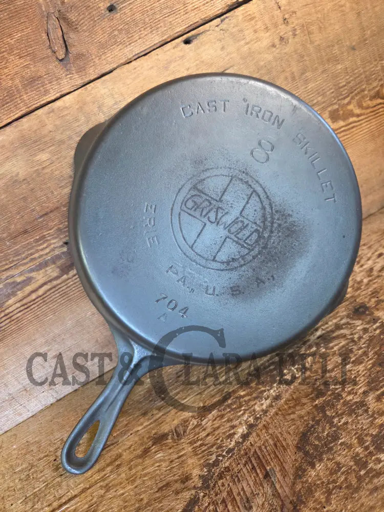 Wow unique!! Not seen often Griswold #8 Skillet with Slant Logo and Smooth Bottom! 704 - Skillet